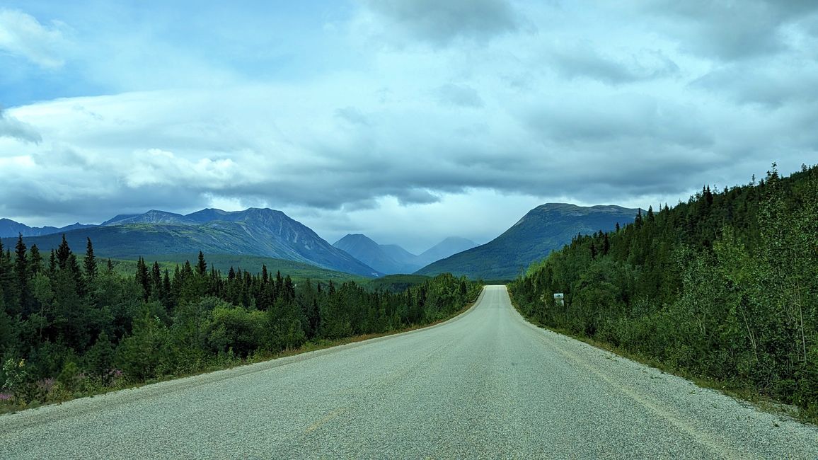 Day 20: Boya Lake - Marsh Lake: a long travel day in the Yukon