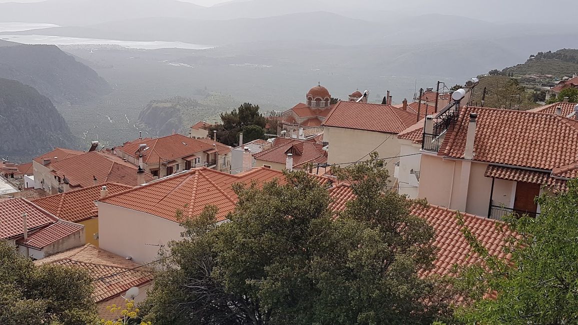 Above the roofs of Delphi