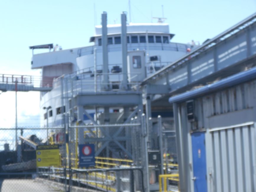 Passage between Galiano and Mayne Island