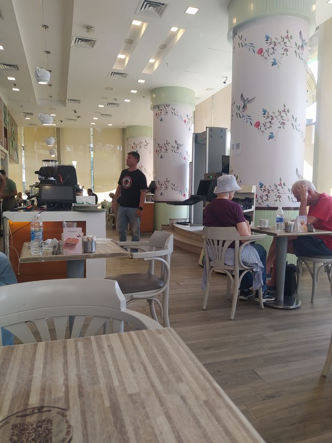 Erste Schritte und Begegnungen