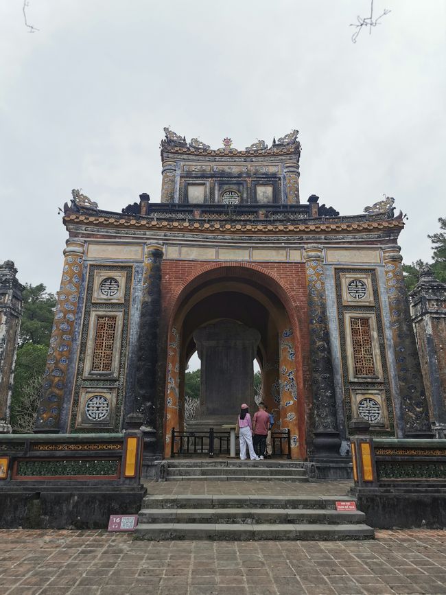 Recorrido por la antigua ciudad imperial de Hue