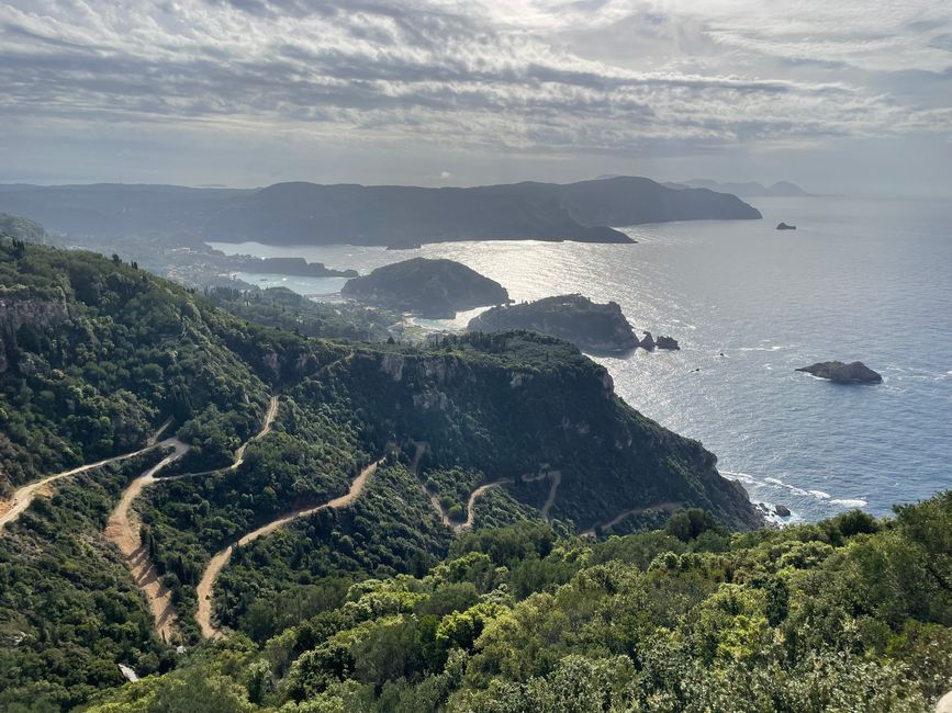 Blick auf die Bucht von Paleiokastritsa 