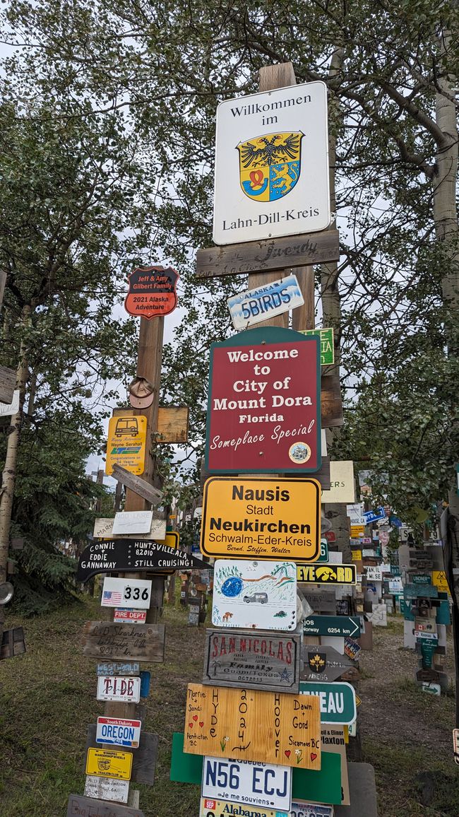 Sign Post Forest (Schilderwald) Watson Lake