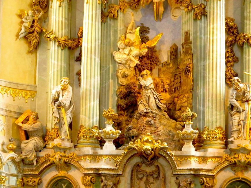 von italienischen Bildhauern gefertigt
