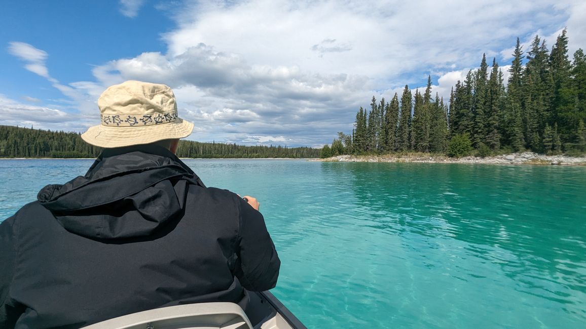 Canoe room Boya Lake