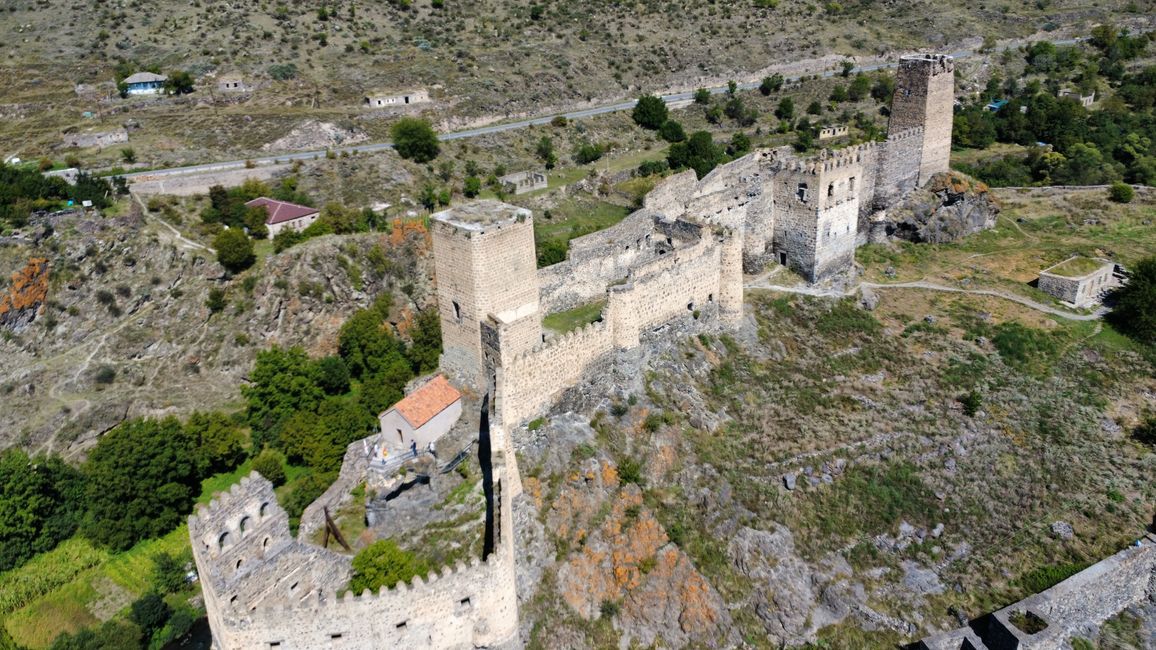 Von Grabsteinen, riesigen Spinnen und einem tollen Schloss