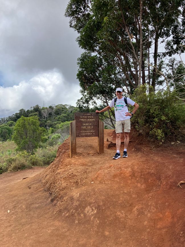 Nice and easy start at the entry of the Kuli trail in Waimea canyon 