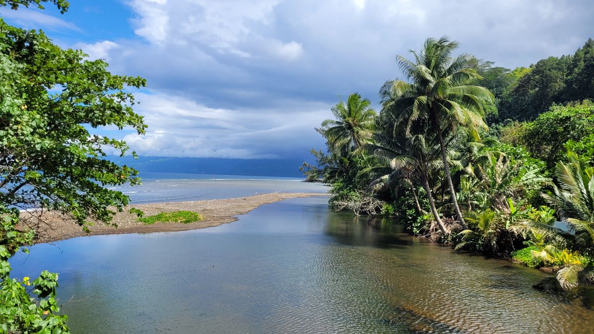 Tour around the edge of Tahiti-Nui