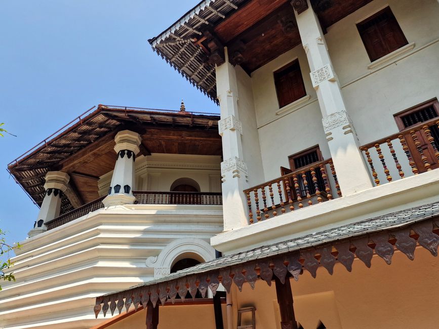 Kandy - Diente de Buda y 'la santa oásis de paz y iluminación'.