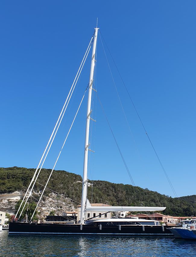 Krasses Schiff