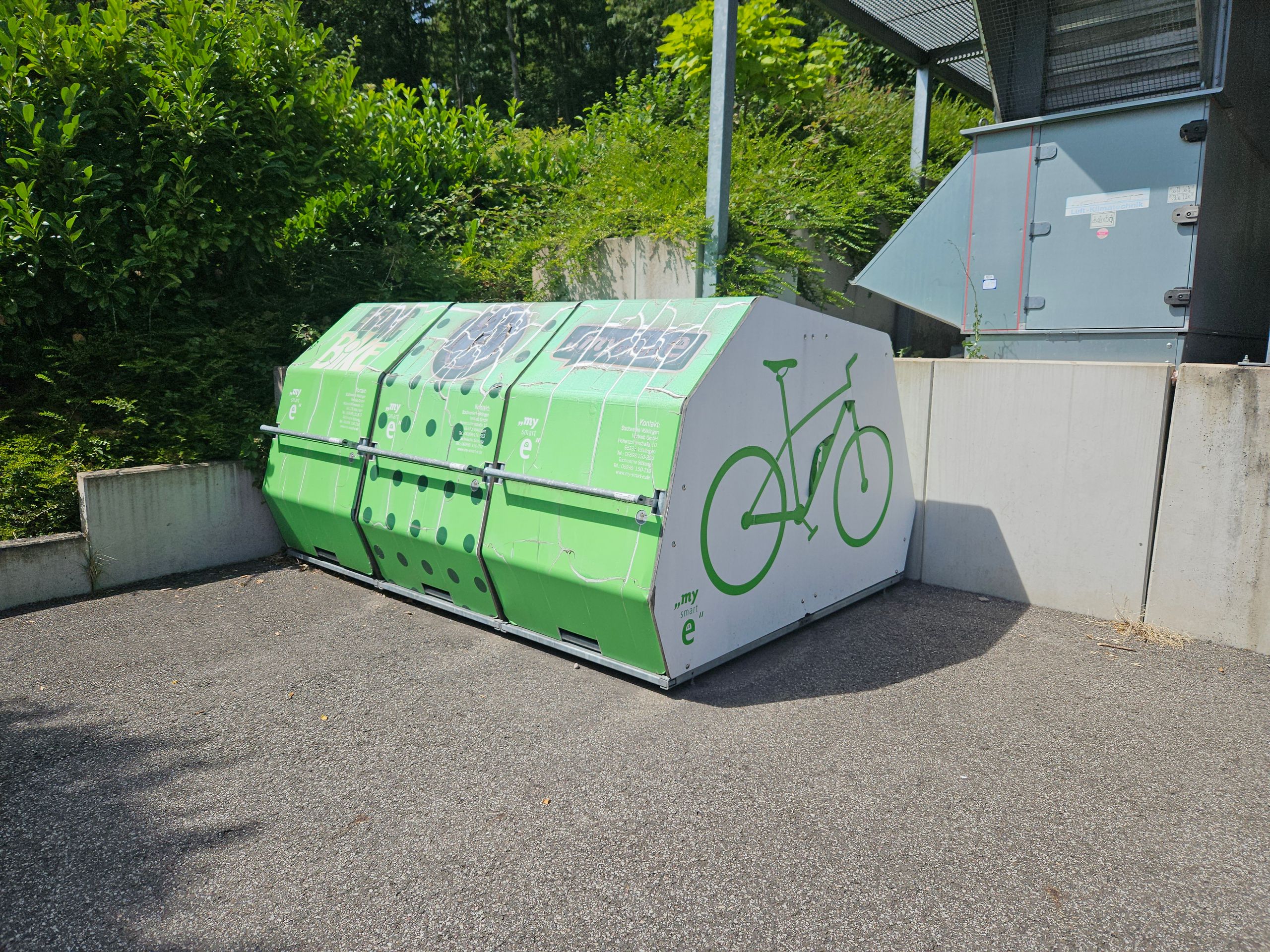 Le garage à vélos du milieu est le nôtre