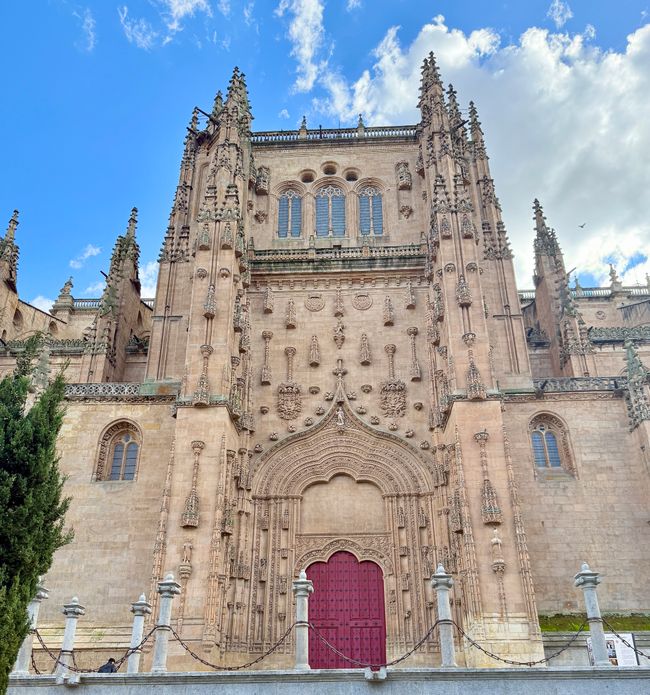 One of the main entrances to the cathedral.