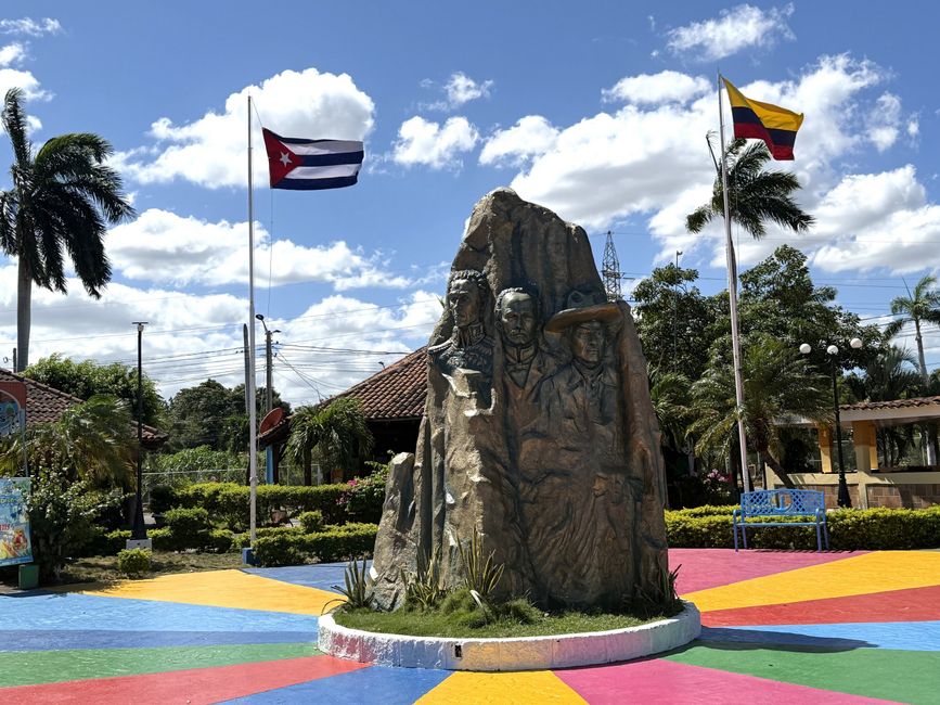 Non può mancare il monumento a Salvador Allende