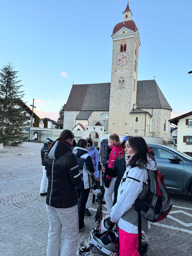 Pünktlich am Skibus🚌
