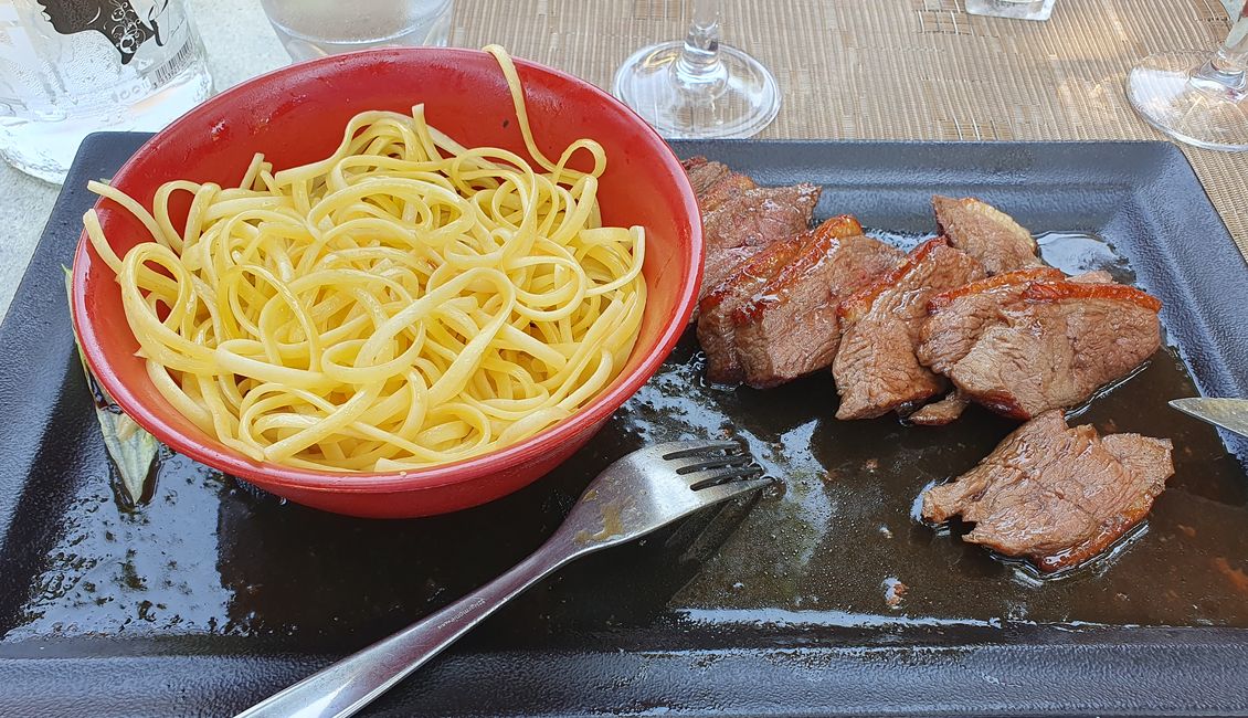 Entenbrust 'au miel' mit Spaghetti