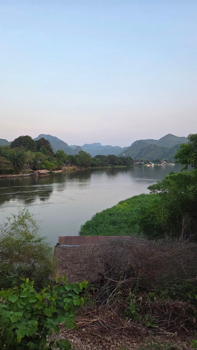 Tham Krasaem佛教洞穴