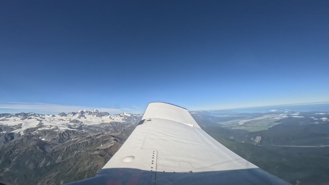 Links die Berge und Rechts das Meer