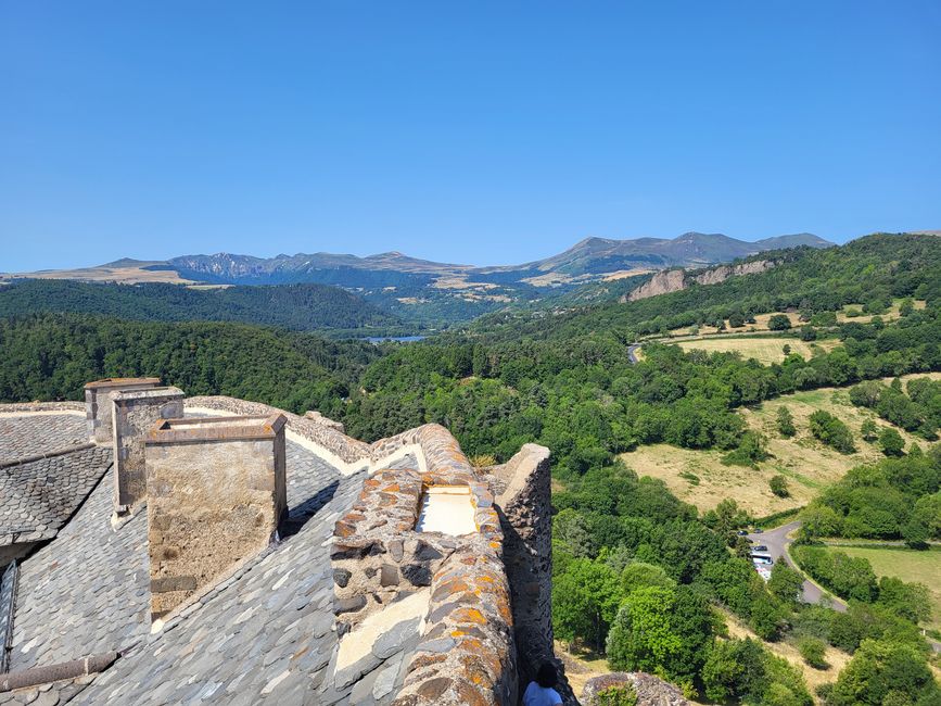 Vue depuis le Château de Murol