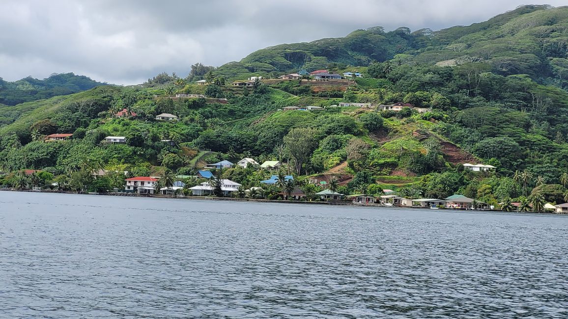 Raiatea – Along the Fa’aroa River