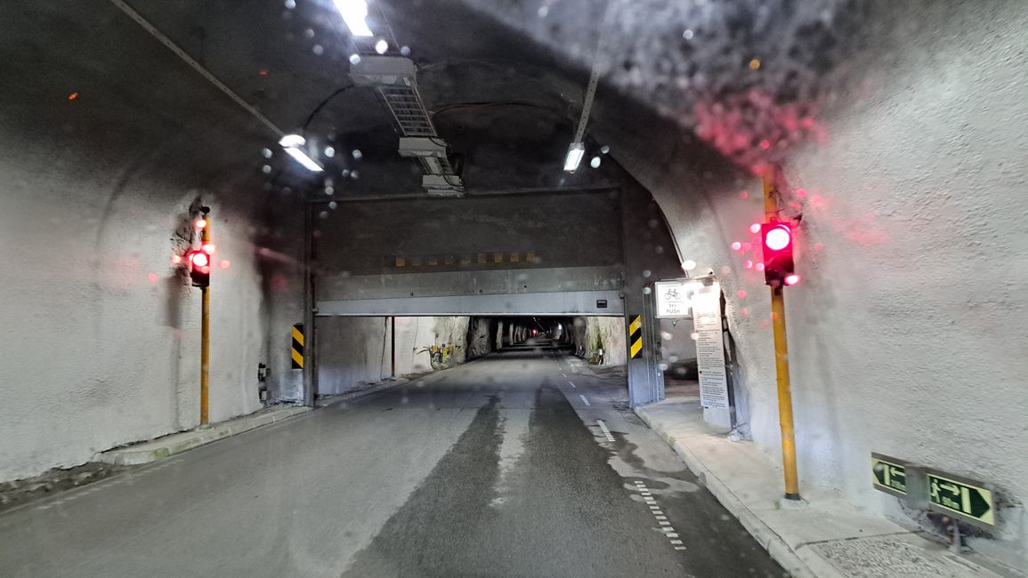 Túnel con puerta separada