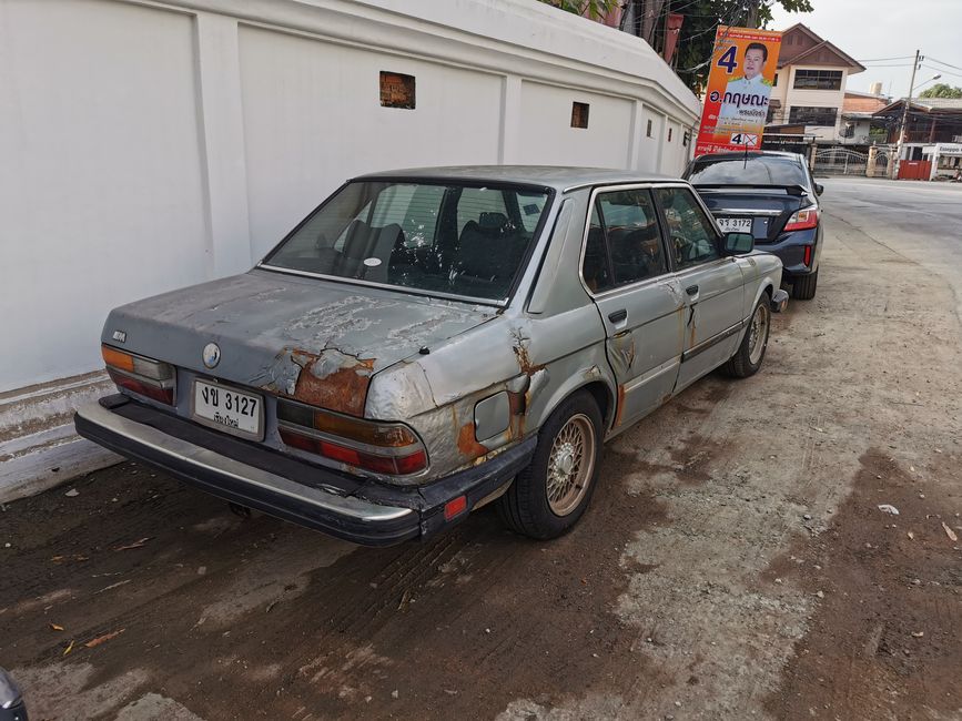 BMW mit leichten Rostsprenglern ...