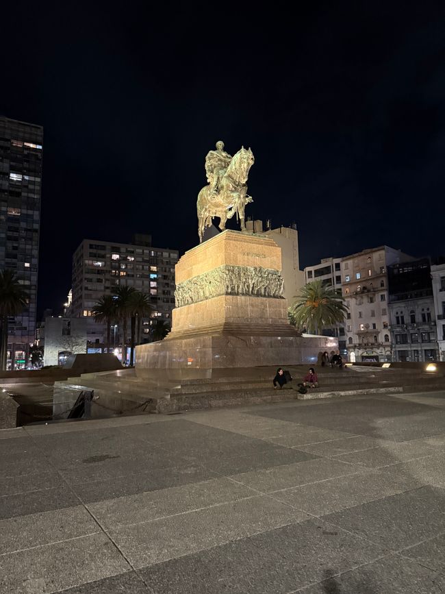 Etiqueta 14: Viaje a Montevideo