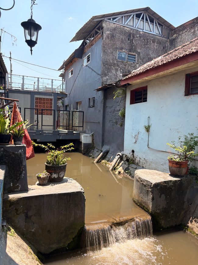 Kampung Kajoetangan
