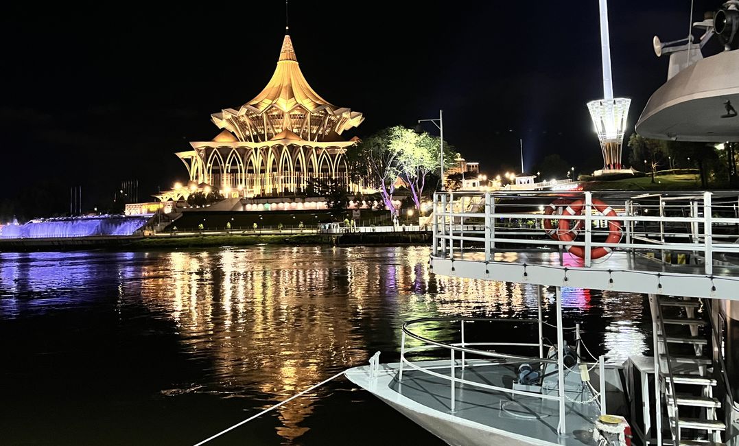 Parlamentsgebäude In Kuching