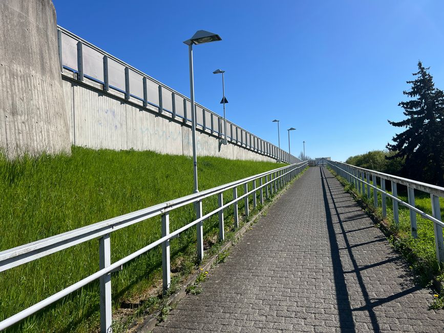 03 vers Darmstadt-Wixhausen