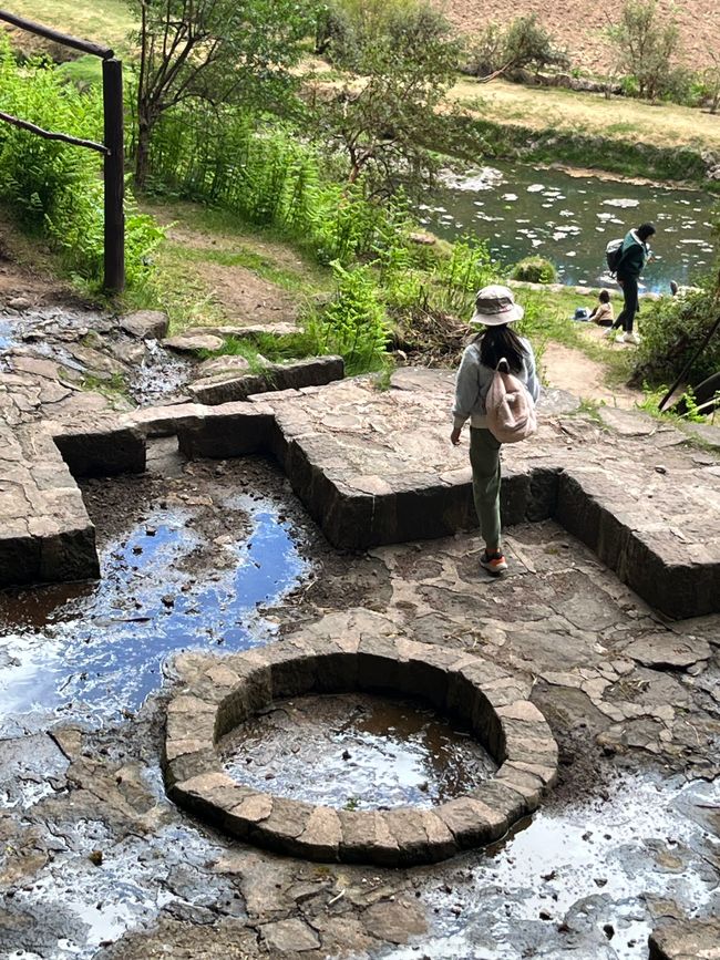 Day 17 
Mysterious hiking trail with "waterfall" somewhere in the Andes near Cusco