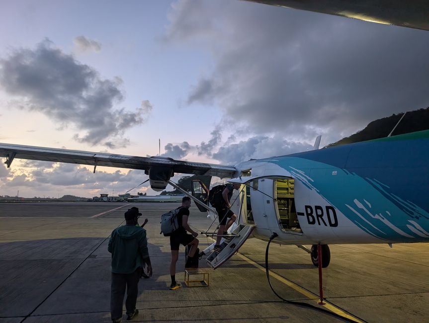 Unser 1. Mal Mini-Flugzeug🛩️😱