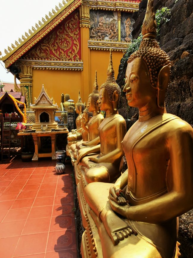 Vientiane - 1.5 days on a temple and museum tour