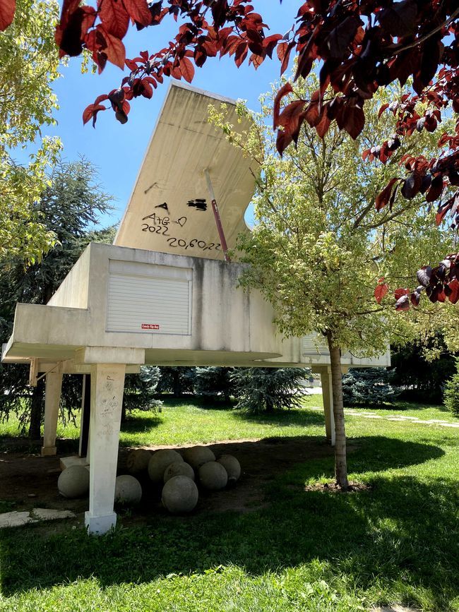 Piano in Rike Park