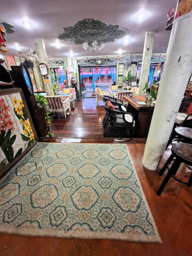 Baanrak Amphawa