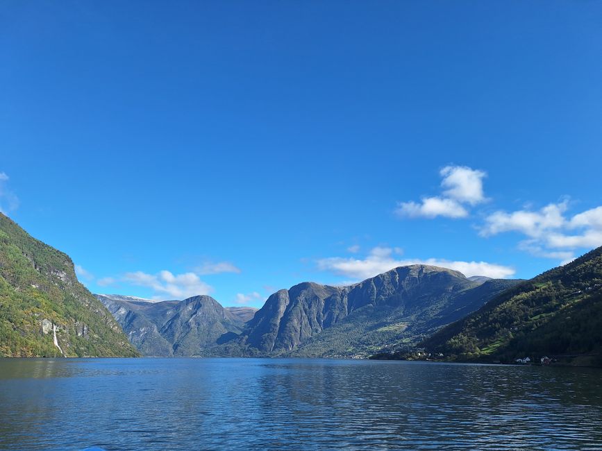 Fähre auf dem Aufrland Fjord