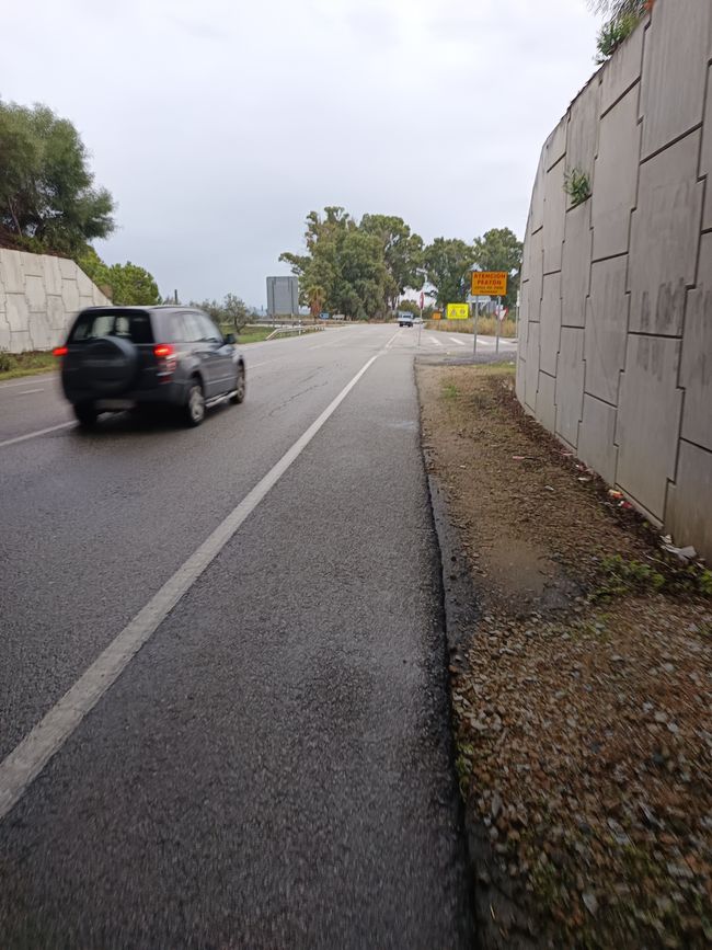 Gehen an der Schnellstraße. Ein Leben am Limit 