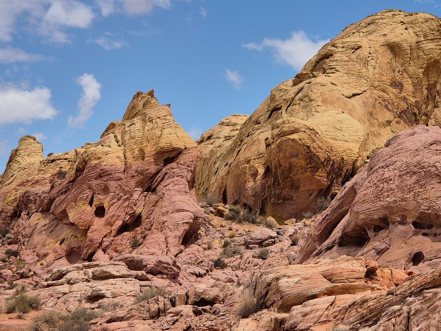 White Domes Trail