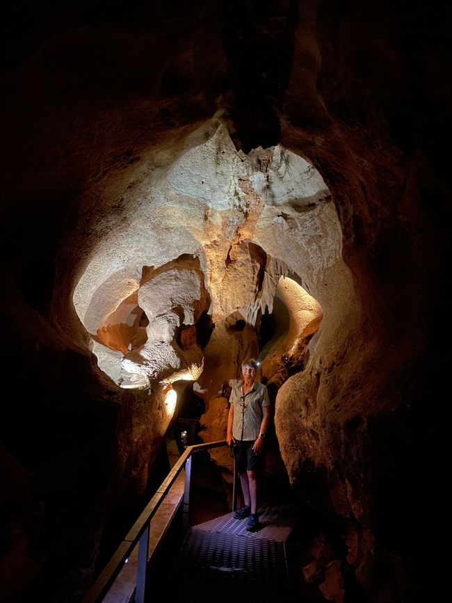 Passage dans les « Caves Cutta Cutta »