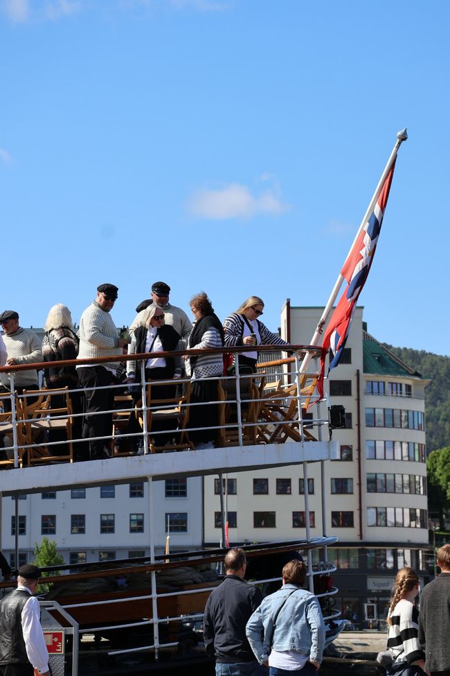 … Til Gamlelandet Mitt