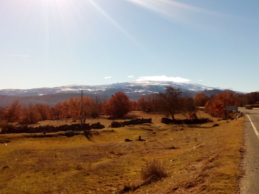 La Covatilla mit Schnee von Nava de Béjar (Salamanca) (Dezember 2021)