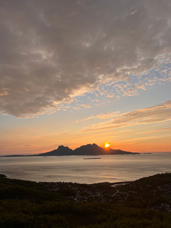 Mitternachtssonne über Bodø