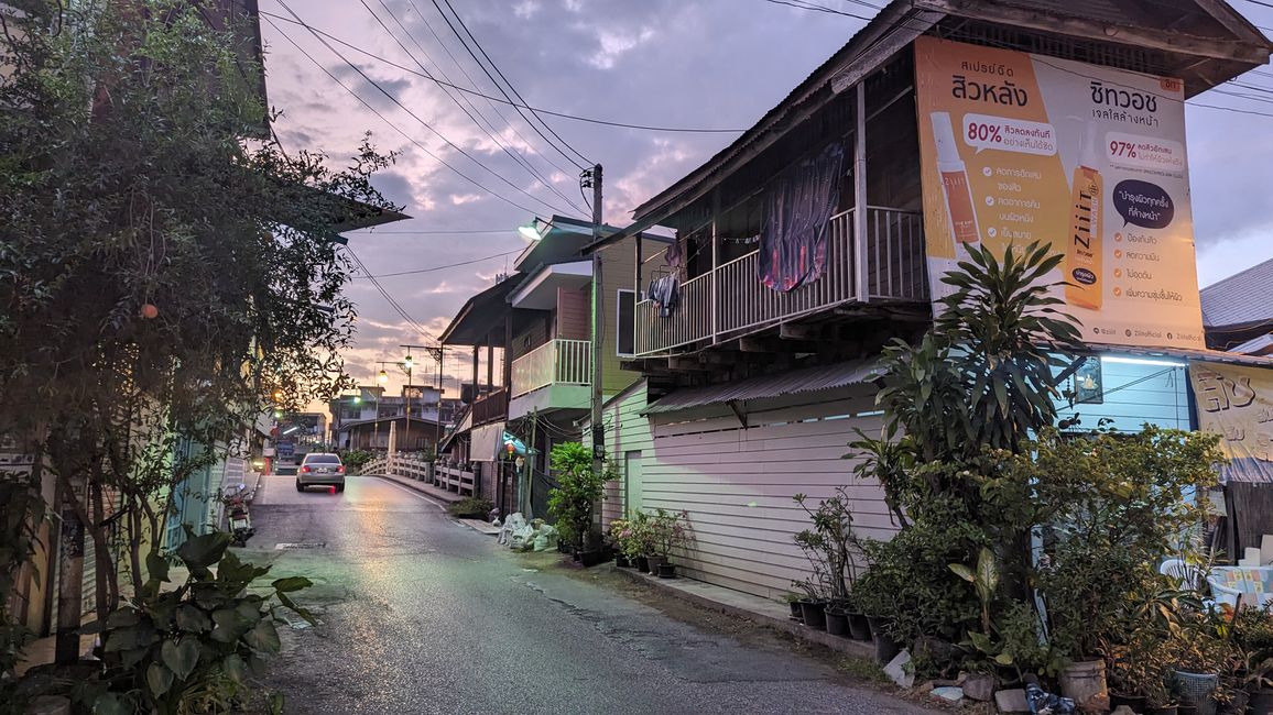 Evening atmosphere in Petchaburi