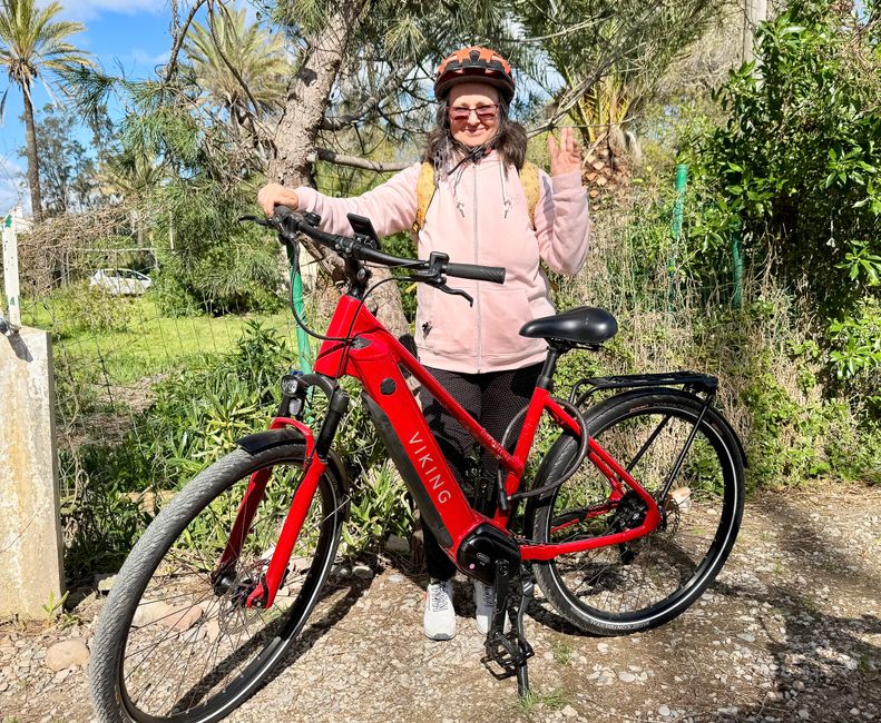 Little Icke with her big bike.