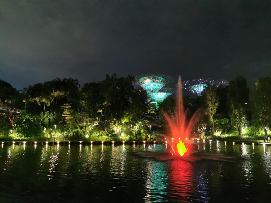 Abschiednehmen von Bali und Weiterreise sowie erster Tag in Singapur