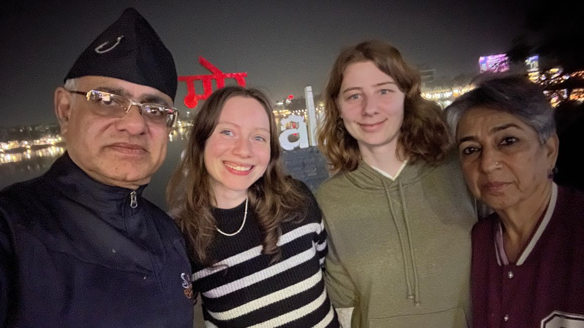 3. Flug & Ziel erreicht: Raipur - Wir treffen heilige Kühe und verabschieden uns von Verkehrsregeln