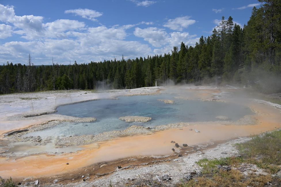 Bassin supérieur des geysers - Geyser Solitary