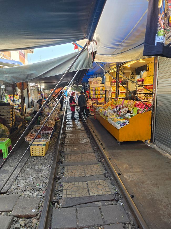 Amphawa!