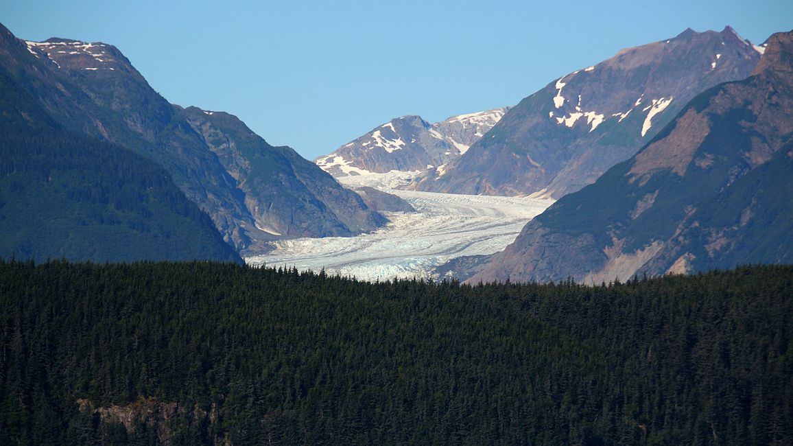 Day 24: Trip to Juneau: Glacier Outburst & 20,000 Tourists