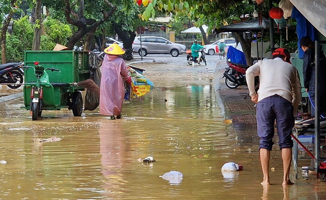 Vorüber die Flut.
Wer sah es wohl, du selig Land, 
wie dich die Welle überwand.