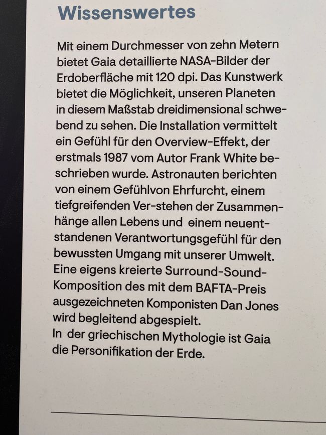 Infotafel zur Weltkugel